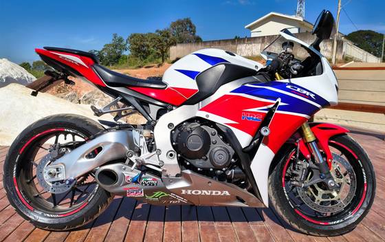 HONDA CBR 1000RR FIREBLADE HONDA CBR 1000RR FIREBLADE